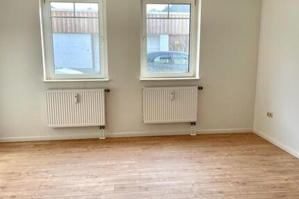 Wir erlassen Ihnen 2 Kaltmieten. Kleine Wohnung in Stadtnähe. 1 zimmer