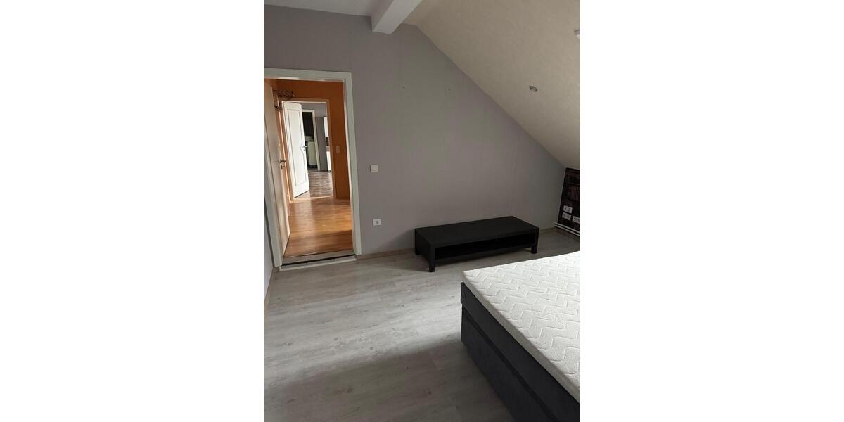 Dachgeschoßwohnung Goslar Immenrode - 4 Zimmer, 80 m&sup2;, 750&euro; | Angebot:26277732