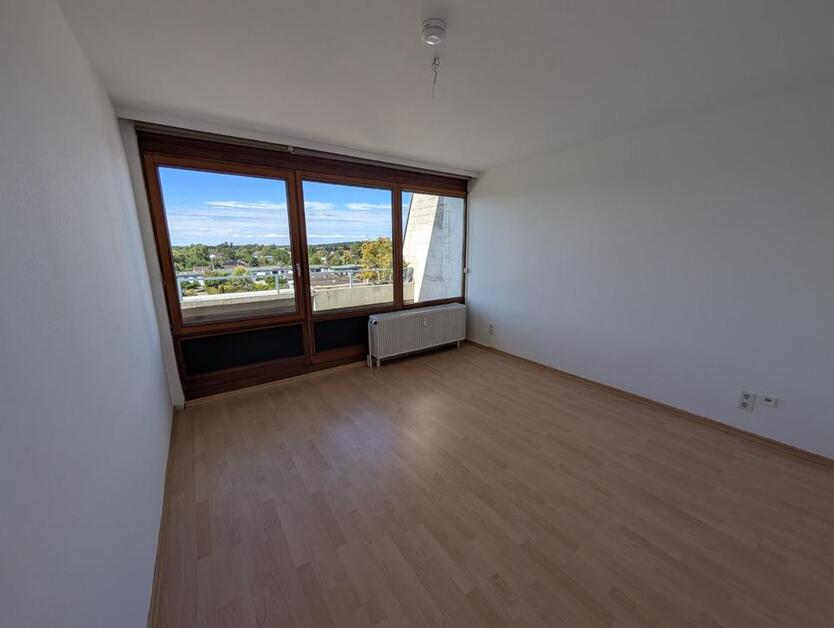 Lichtdurchflutete Wohnung in ruhiger Lage mit Blick über Lehre