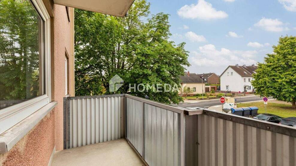 Neu sanierte 3-Zimmer-Wohnung mit überdachtem Balkon in ruhiger Lage
