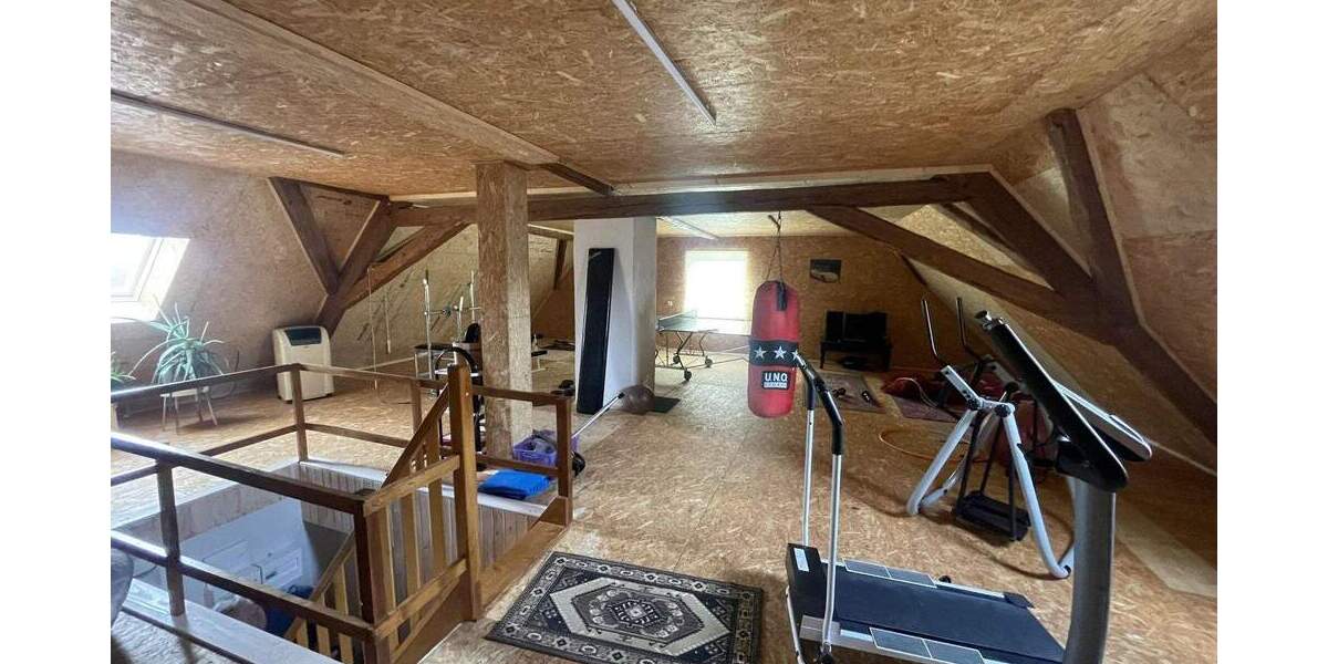 1-2 Familienhaus mit viel Potential 1 zimmer