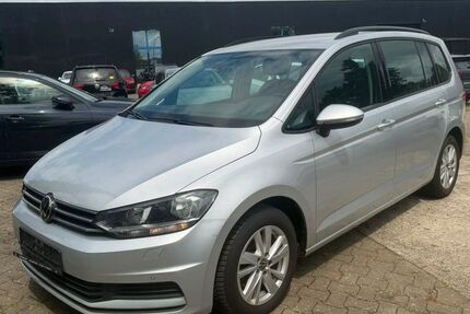 VW Touran 158.005 km 13.990 &euro; Braunschweig 38122