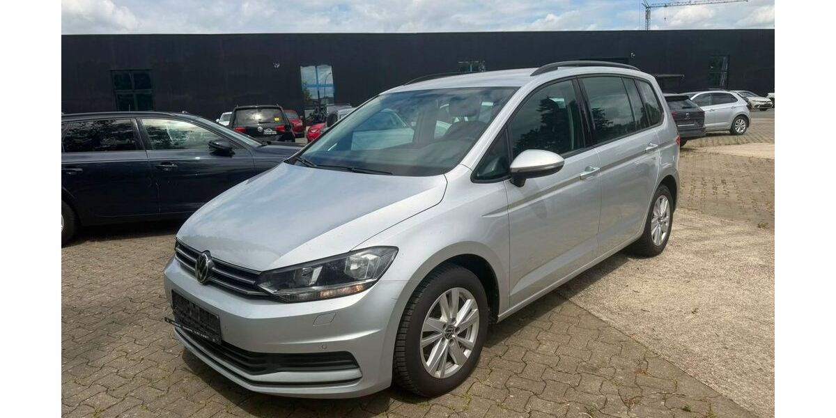 VW Touran 158.005 km 13.990 &euro; Braunschweig 38122