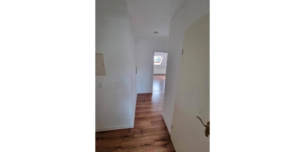 Renovierte gemütliche Dachgeschoss Wohnung 2 zimmer