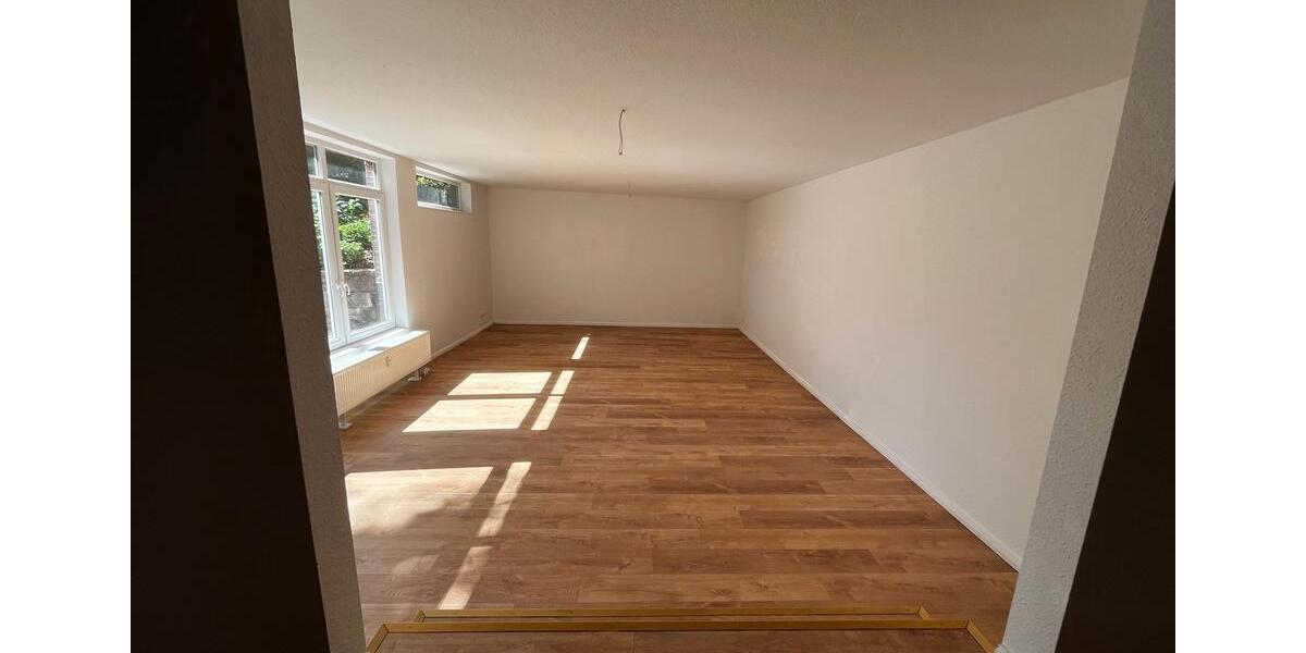 Etagenwohnung Hildesheim Himmelsthür - 2 Zimmer, 105 m&sup2;, 825&euro; | Angebot:25922695