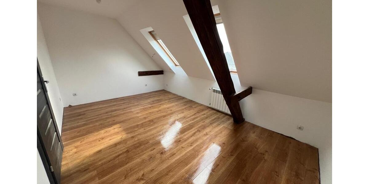 Dachgeschoßwohnung Vechelde - 4 Zimmer, 110 m&sup2;, 950&euro; | Angebot:26235196