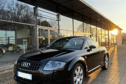Audi TT 220.000 km 10.250 &euro; Wolfenbüttel 38304
