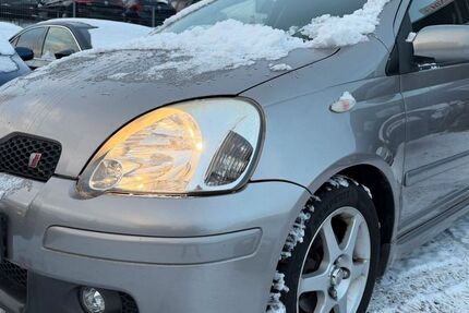 Toyota Yaris 218.000 km 2.690 &euro; Hildesheim 31137