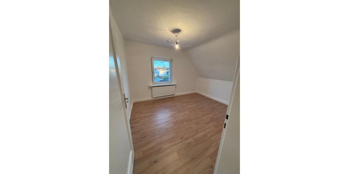 Dachgeschoßwohnung Wolfenbüttel Ahlum - 3 Zimmer, 60 m&sup2;, 480&euro; | Angebot:26094464