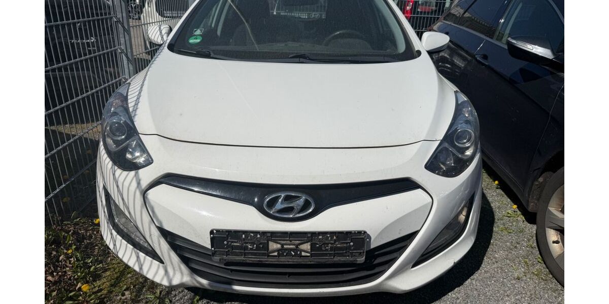 Hyundai i30 182.000 km 5.350 &euro; Wolfenbüttel (Halchter) 38304