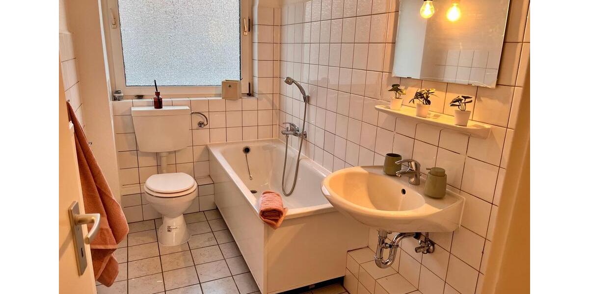 Einfach einziehen und wohlfühlen. Wohnung mit Balkon! 3 zimmer