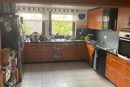 Geräumige Drei Zimmerwohnung im DG 3 zimmer