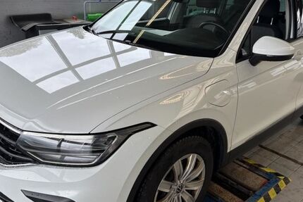 VW Tiguan 302.400 km 15.790 &euro; Braunschweig 38114
