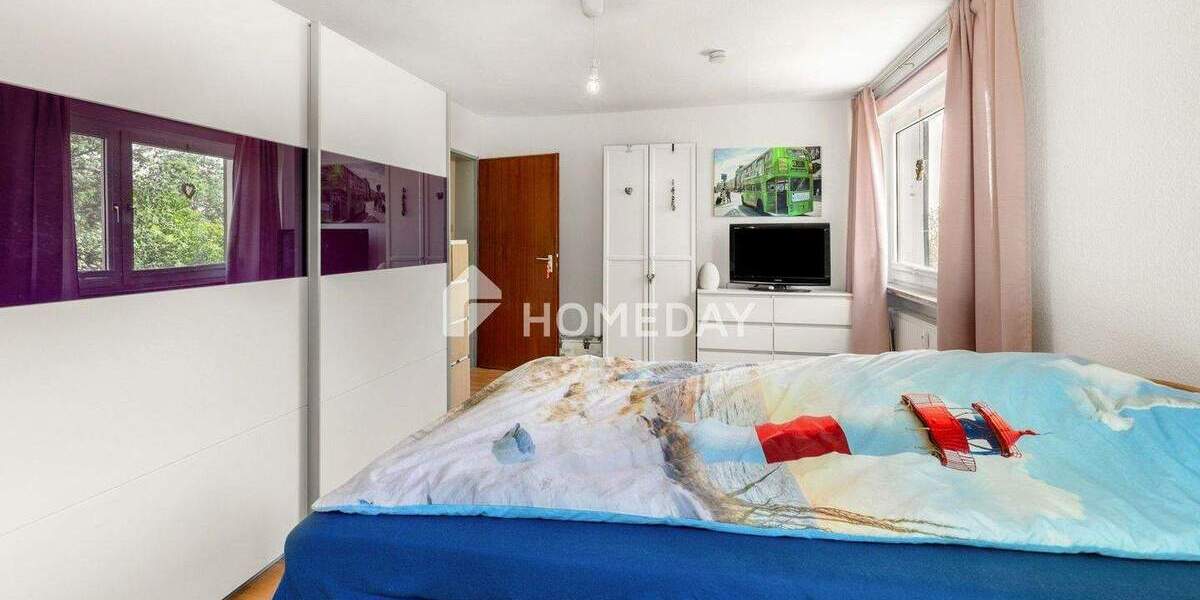 Charmante 3-Zimmer-Dachgeschosswohnung mit Keller, Garage und schönem Ausblick 3 zimmer