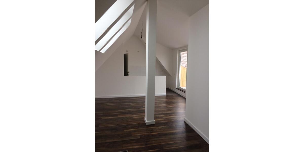 Helle 2,5Zi DG-Whg mit Blick über den Dächern der Stadt v. Privat 2.5 zimmer