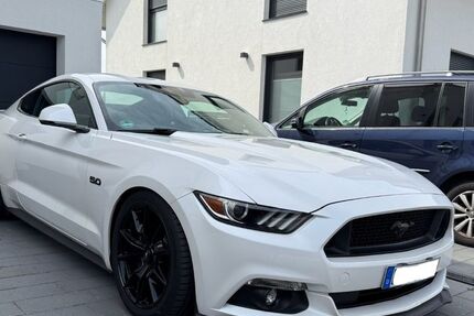Ford Mustang 128.000 km 30.600 € Braunschweig 38100