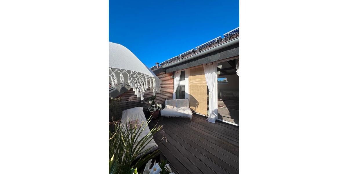 Moderne 2 Zimmer Dachgeschoss Wohnung mit großer Loggia 2 zimmer