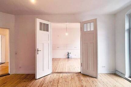 ELEGANT. STILVOLL. AUTHENTISCH. - IHRE ALTBAUWOHNUNG MIT BALKON 4 zimmer