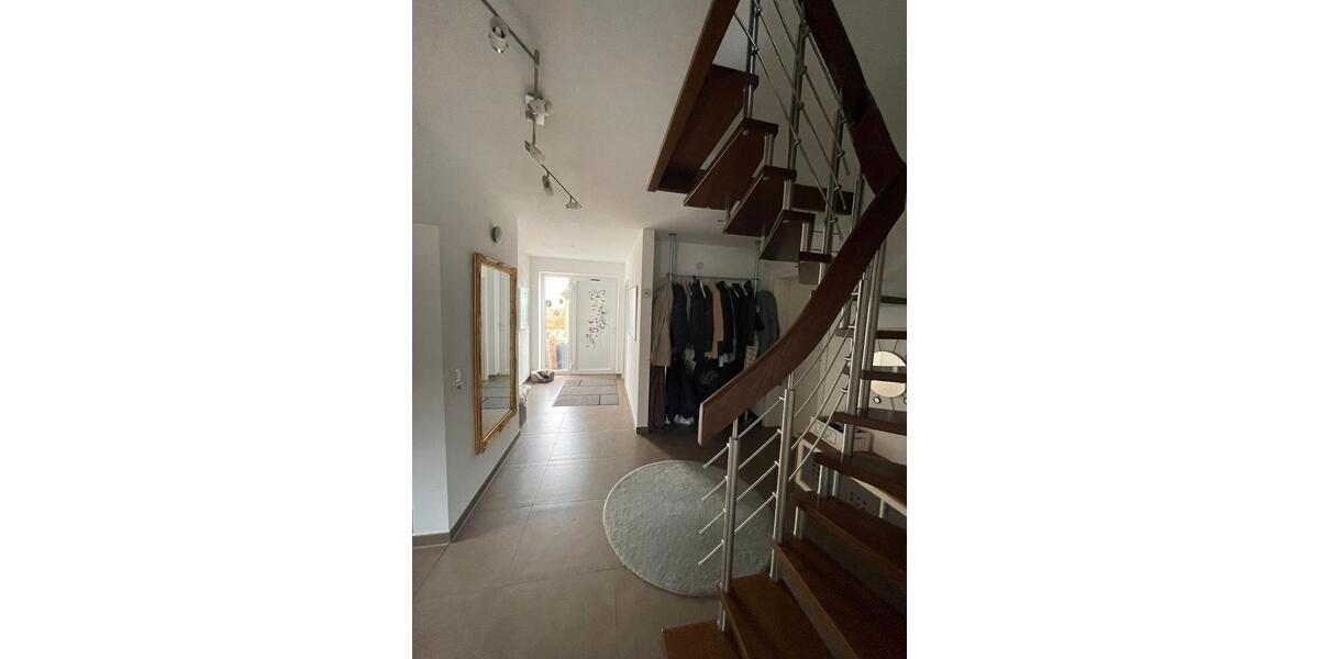 Einfamilienhaus Schwülper - 7 Zimmer, 197 m&sup2;, 749.000&euro; | Angebot:27096898