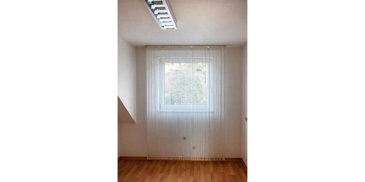 Einfamilienhaus Bad Salzdetfurth - 8 Zimmer, 189 m&sup2;, 1.200&euro; | Angebot:26037584