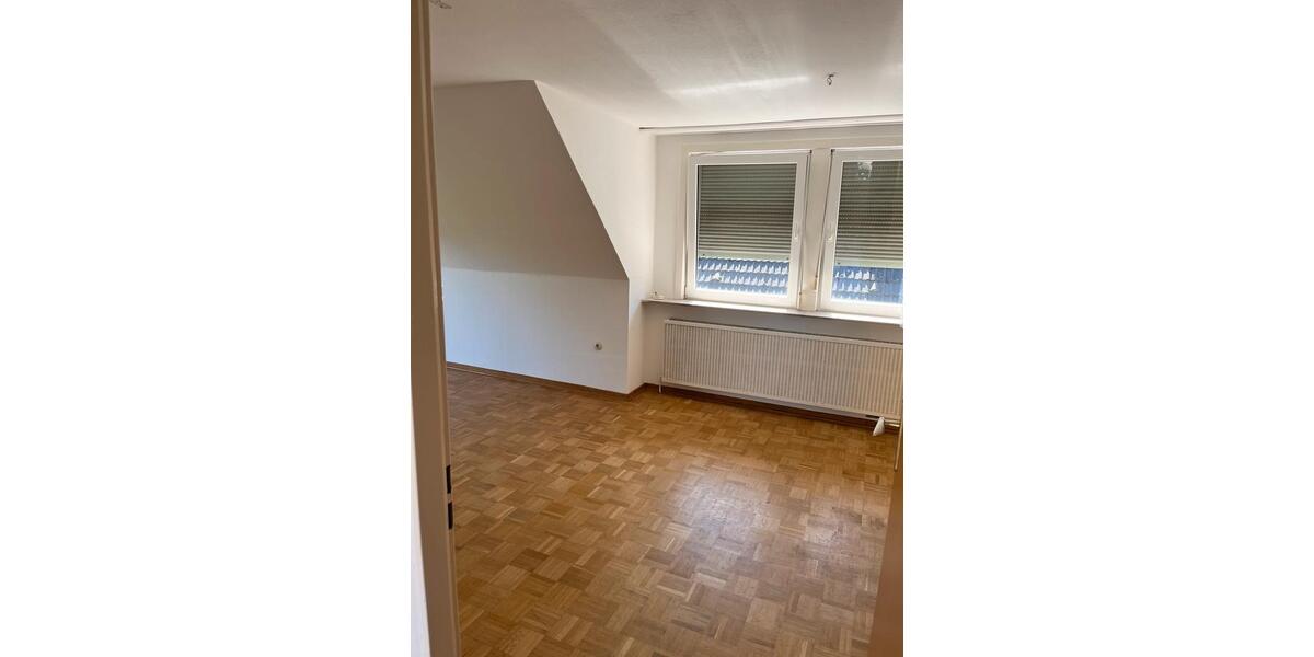 Einfamilienhaus Wolfenbüttel Ahlum - 8 Zimmer, 180 m&sup2;, 1.800&euro; | Angebot:25980738