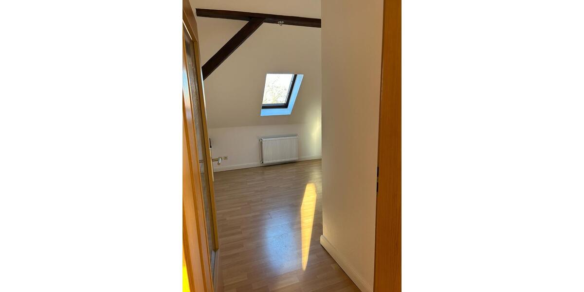 Dachgeschoßwohnung Braunschweig Wabe-Schunter-Beberbach - 3 Zimmer, 90 m&sup2;, 855&euro; | Angebot:25512150