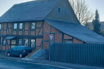 Haus Salzgitter Ortschaft Südost - 7 Zimmer, 180 m&sup2;, 135.000&euro; | Angebot:26635177