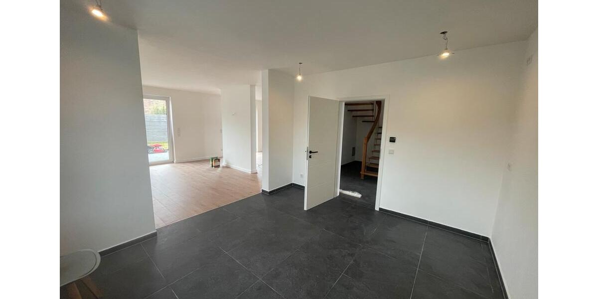 Doppelhaushälfte Lengede - 5 Zimmer, 155 m&sup2;, 1.600&euro; | Angebot:26197208