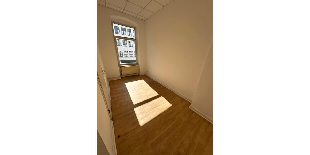 Etagenwohnung Braunschweig - 5 Zimmer, 129 m&sup2;, 1.290&euro; | Angebot:26248079