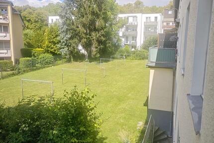 Gepflegte 4-Zimmer Etagen-Wohnung Zentral in Bonn