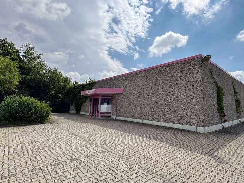 Halle in Braunschweig 6.800 € 1700 m²