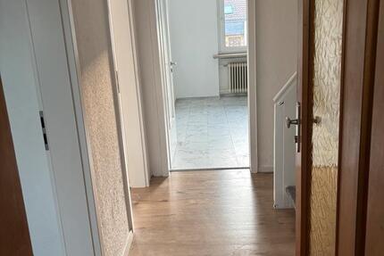 Wohnung Hildesheim Himmelsthür - 3 Zimmer, 80 m&sup2;, 880&euro; | Angebot:27596439
