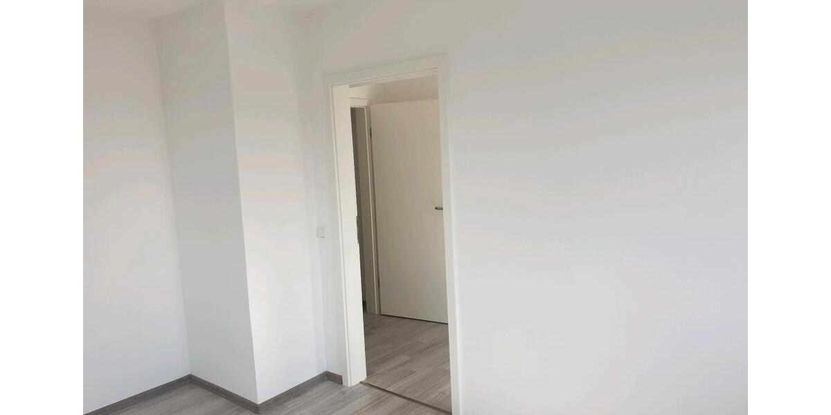 Helle, großzügige 4-Zimmer-Wohnung in Seenähe. zimmer