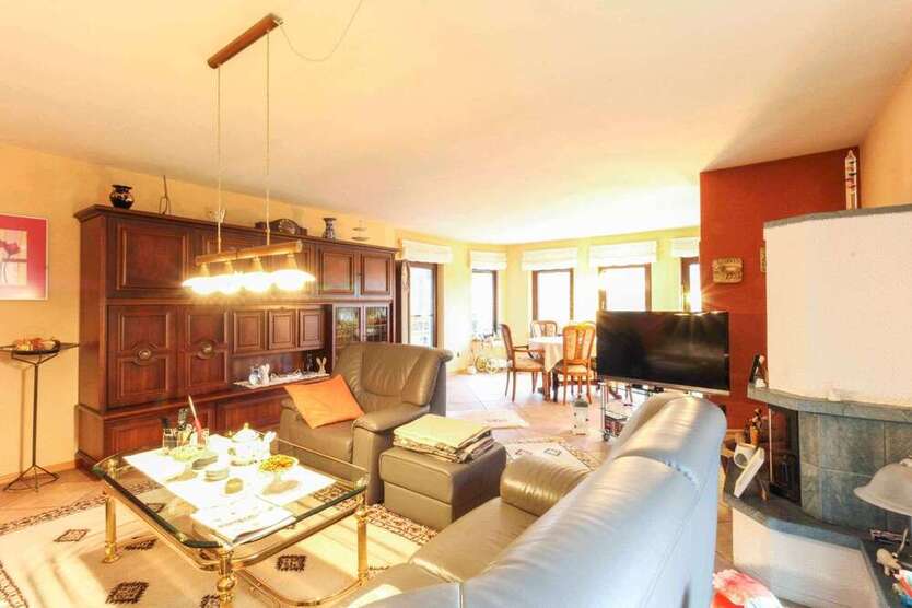 Wohnung zum Kaufen in Bad Salzdetfurth 199.000 € 157.04 m²