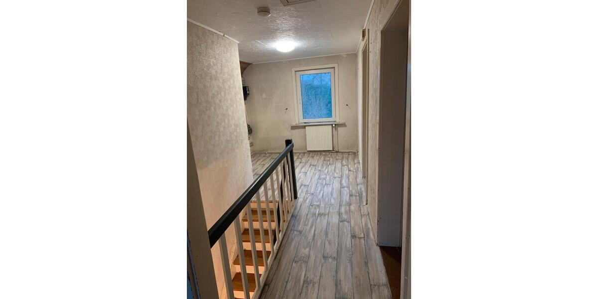 Einfamilienhaus Baddeckenstedt - 7 Zimmer, 150 m&sup2;, 135.000&euro; | Angebot:26091120