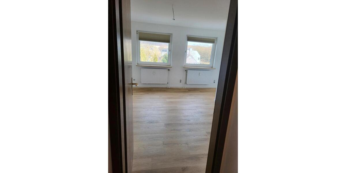 Etagenwohnung Hildesheim Bockfeld - 3 Zimmer, 93 m&sup2;, 1.000&euro; | Angebot:25571875