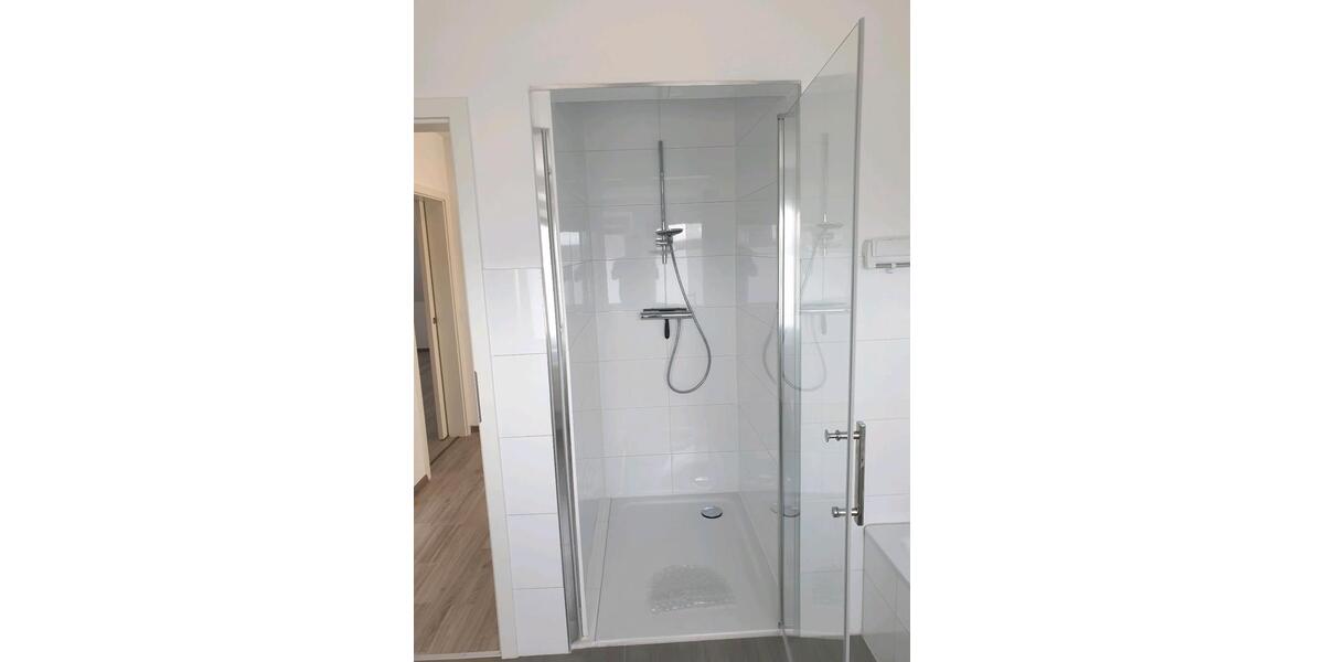 Helle, großzügige 4-Zimmer-Wohnung in Seenähe. zimmer