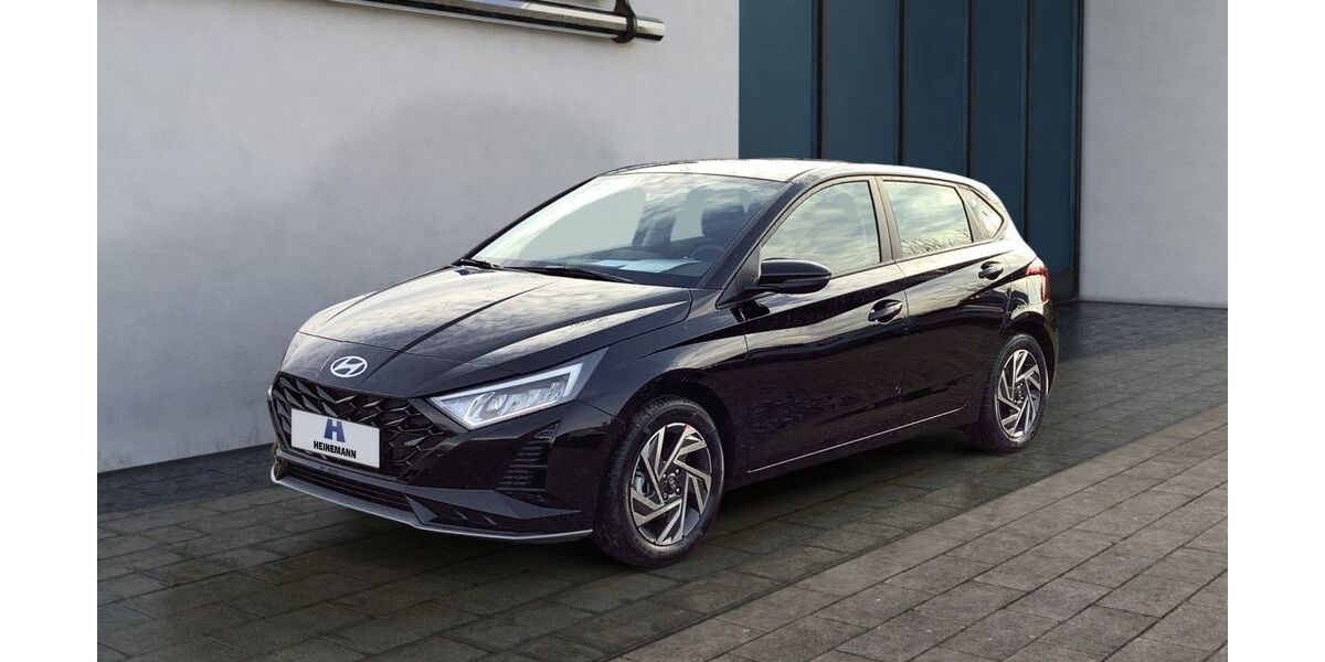 Hyundai i20 5.474 km 21.690 &euro; Salzgitter 38229