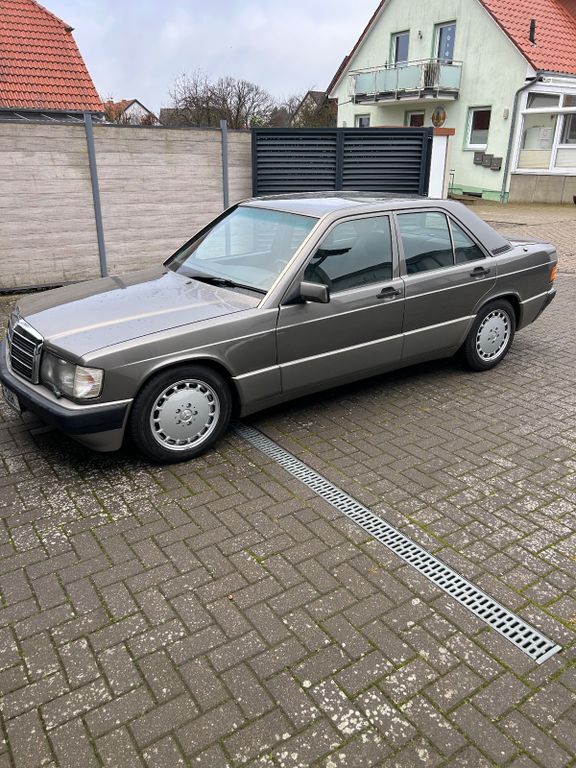 Mercedes-Benz 190 200.000 km 14.900 € Harsum 31177