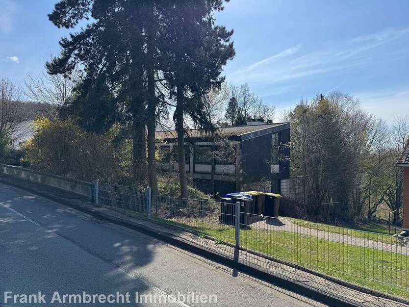 Haus zum Kaufen in Seesen 160.000 € 230 m²