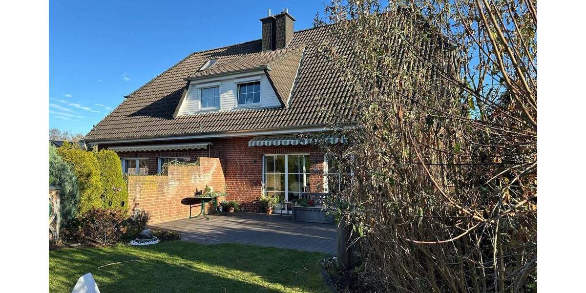 Mehr Raum als gedacht - Doppelhaushälfte mit 2 Carports, ausgebautem Spitzboden & Südwestterrasse 5 zimmer