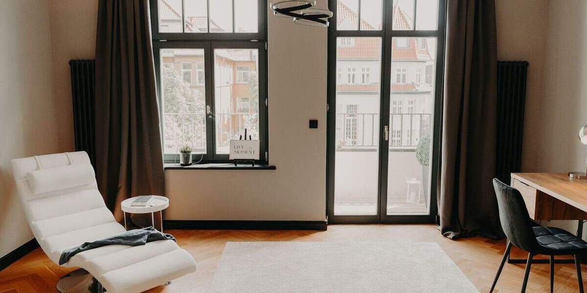 LUXURIÖS SANIERTE ALTBAUETAGE MIT BALKON IM INNEREN ÖSTLICHEN RING 5 zimmer