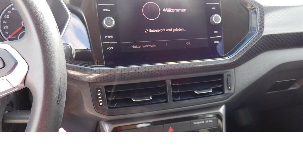 VW T-Cross 1.0 Style TSI BMT Navi Klima 31.800 km 17.390 &euro; Vordorf 38533