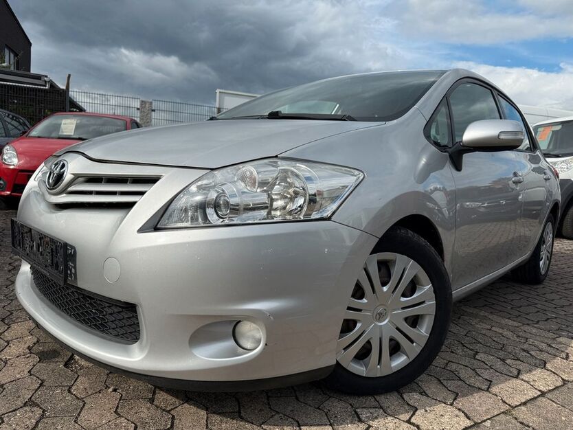 Toyota Auris 218.400 km 3.990 € Hildesheim 31137