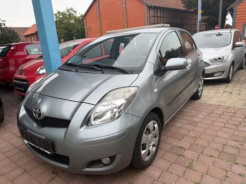 Toyota Yaris 175.000 km 3.750 € Wolfenbüttel (Halchter) 38304