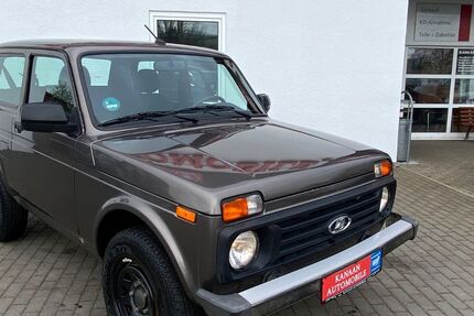 Lada Niva 26.000 km 13.990 &euro; Goslar 38644