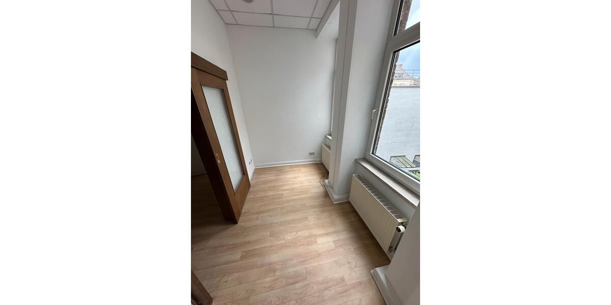 Etagenwohnung Braunschweig - 5 Zimmer, 126 m&sup2;, 1.150&euro; | Angebot:26561236