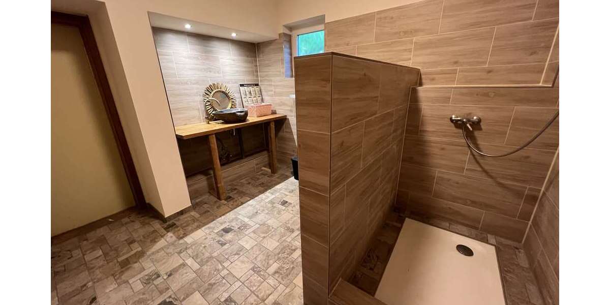 Saniertes Objekt mit großer Scheune 9 zimmer