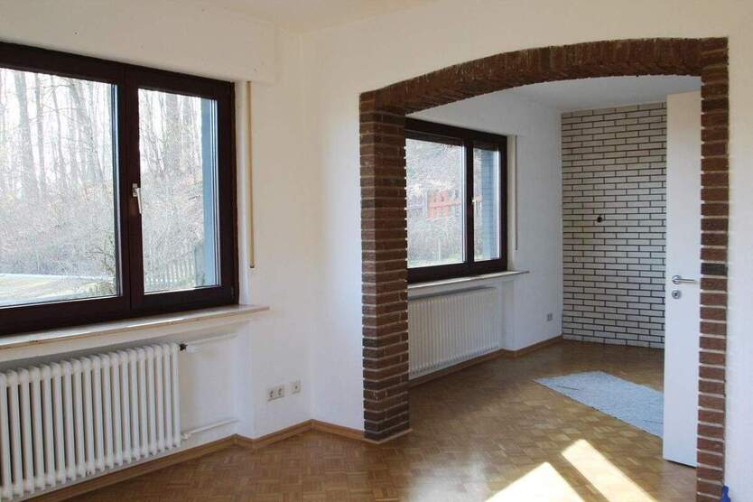 Für zwei Generationen geeignet! Ruhige Lage! Für Naturfreunde! Mit Garage und Garten! 6 zimmer