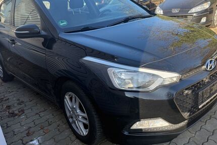 Hyundai i20 168.000 km 6.750 &euro; Wolfenbüttel (Halchter) 38304